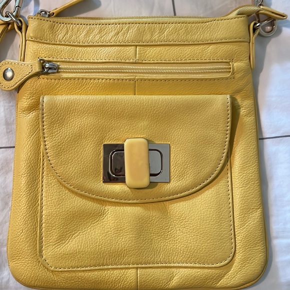 Cynthia Rowley yellow leather crossbody purse - Picture 5 of 12